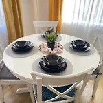 Hrebet House *
