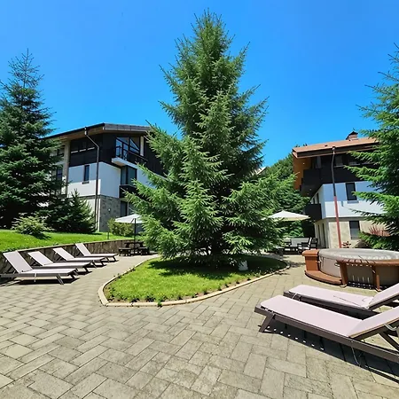 Hrebet House *